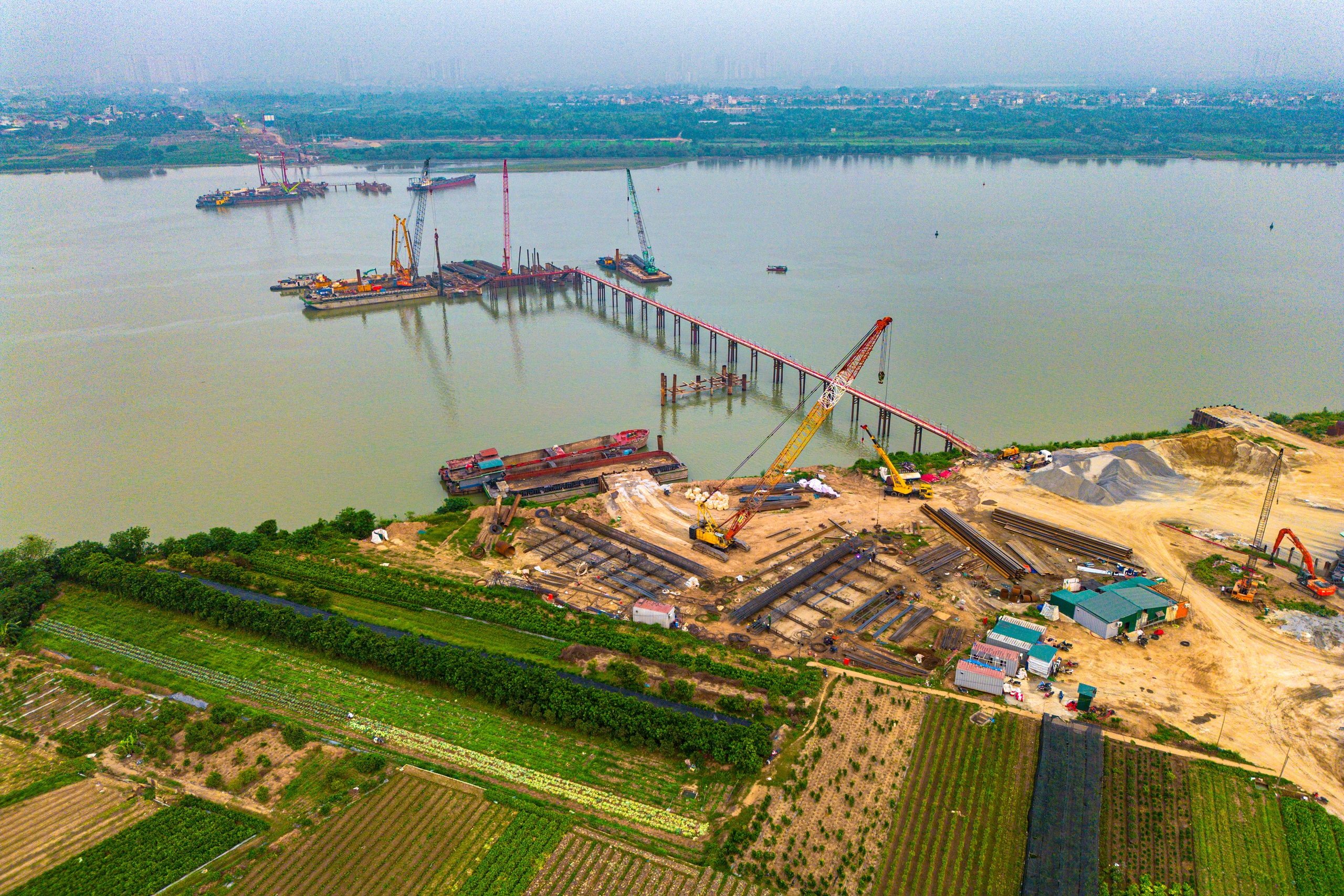 Bất ngờ tiến độ siêu sân vận động lớn thứ hai Việt Nam sau 8 tháng khởi công: Khán đài dần lộ diện, sắp lắp mái vòm thép 8.600 tấn  - Ảnh 9.