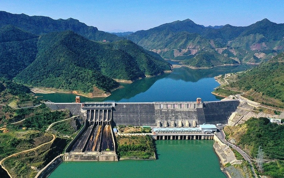 Hồ thủy điện lớn nhất Đông Nam Á tại Việt Nam sắp trở thành Khu du lịch quốc gia, mục tiêu đón hơn 1 triệu lượt khách/năm- Ảnh 1.