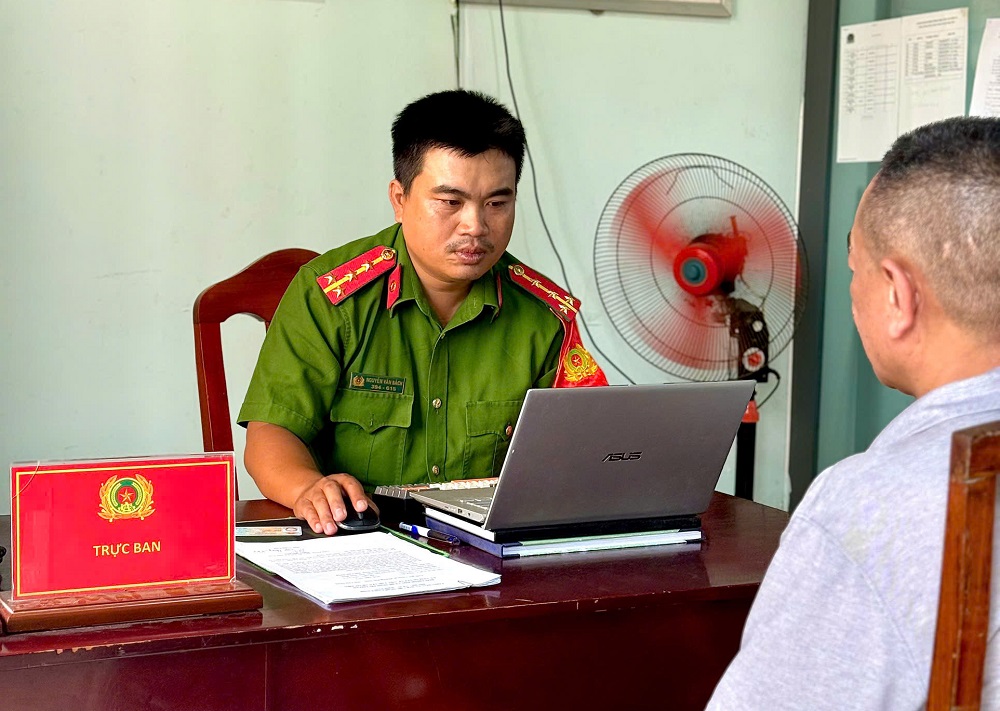 Chuyển khoản thành công 415 triệu đồng, người đàn ông SN 1972 phải trình báo công an- Ảnh 1.