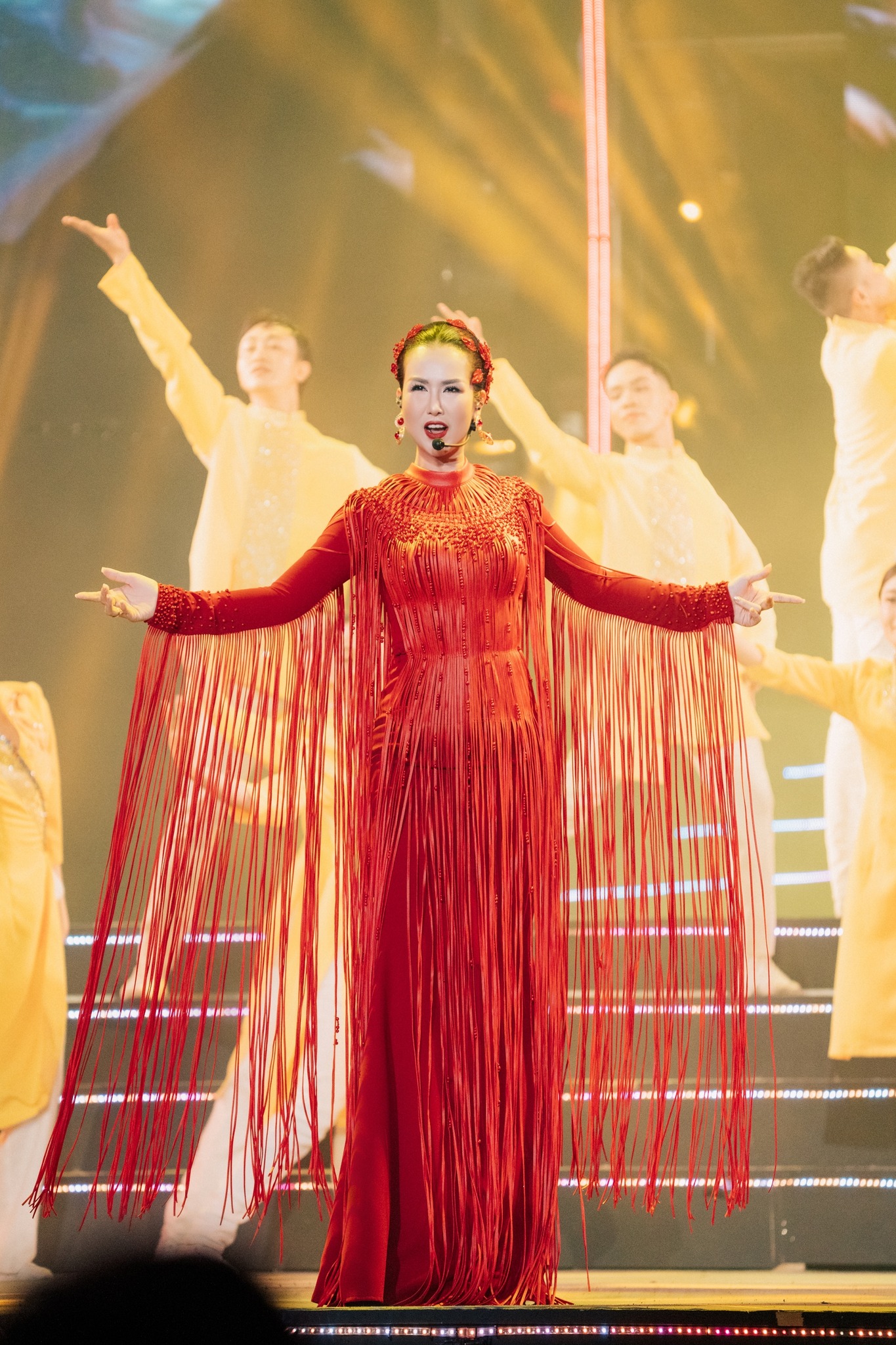 Nữ ca sĩ Việt lấy đại gia Ấn Độ: Khoe con hát thu 120 nghìn tương tác, chồng yêu chiều cho tiền tỷ làm MV  - Ảnh 6.