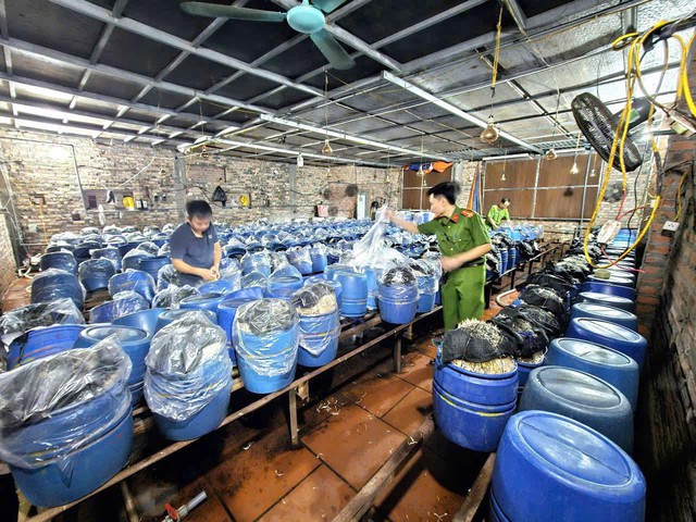 Ra lệnh bắt tạm giam chủ cơ sở sản xuất Lê Thị Hoan SN 1978- Ảnh 2.
