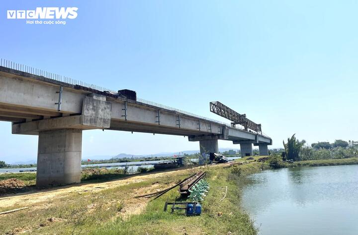 Cầu 220 tỷ dang dở sau 7 năm thi công: Chủ tịch Đà Nẵng chỉ đạo 'nóng'- Ảnh 2.