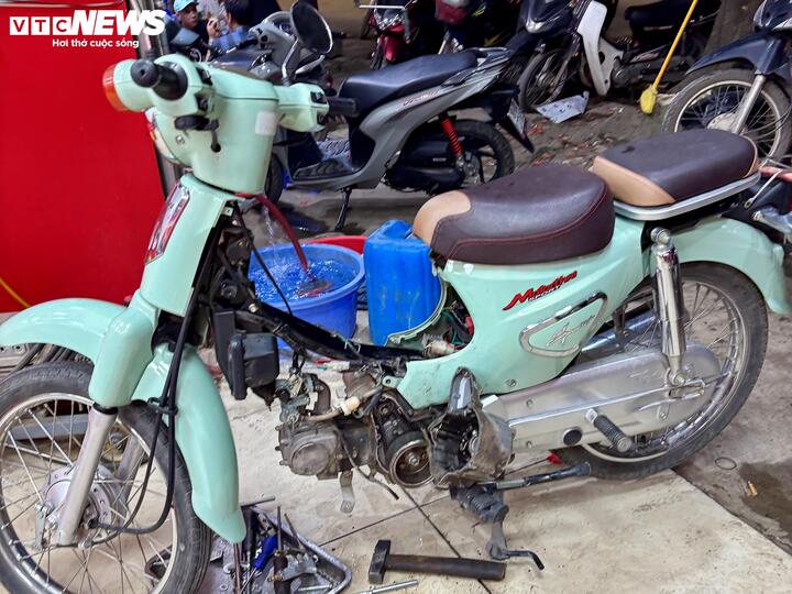 Khách chịu chi tiền bảo dưỡng xe chạy xăng E10, thợ sửa xe hốt bạc - Ảnh 3.