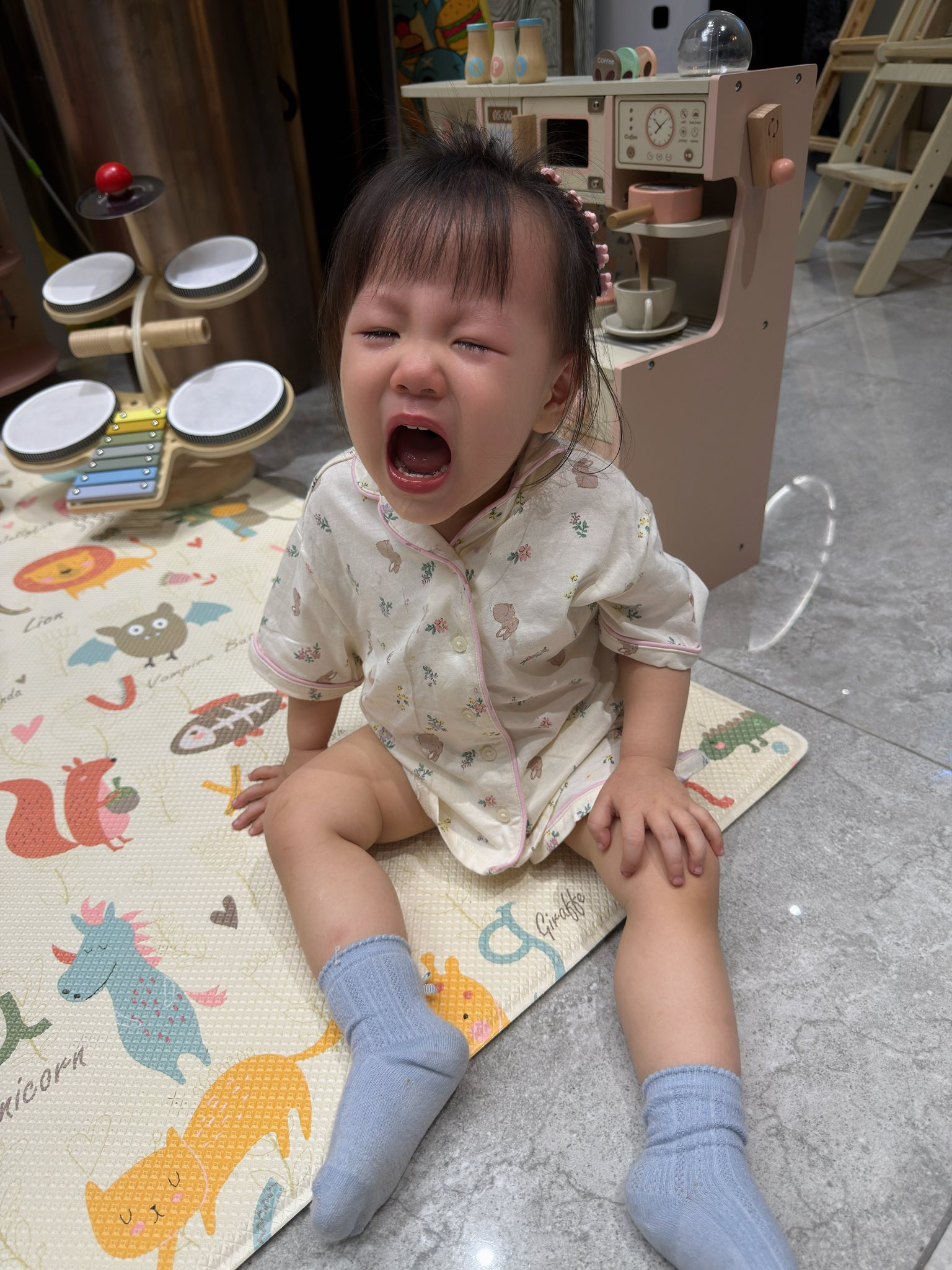 Cặp song sinh nhà Phương Oanh bước vào khủng hoảng tuổi lên 2, vừa khóc vừa ăn vạ khiến mẹ bỉm hoa mắt chóng mặt- Ảnh 12.