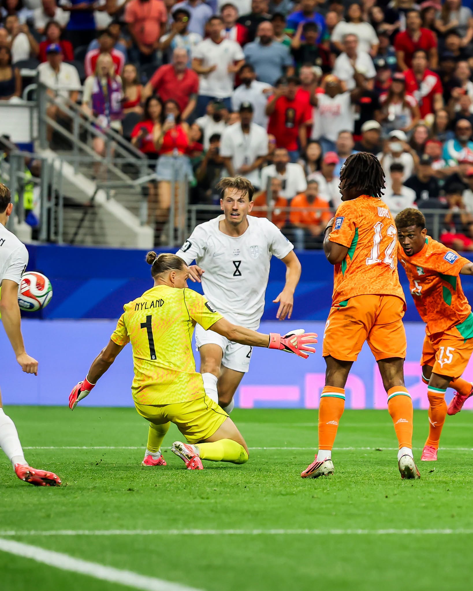 Na Uy 2-1 Bờ Biển Ngà: Haaland ghi bàn phút 86, hẹn Brazil ở vòng 16 đội- Ảnh 3.