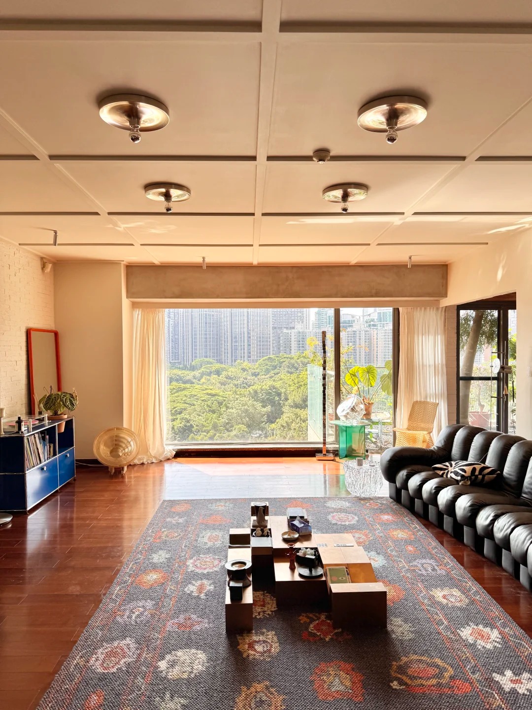 Chàng trai chi 2,2 tỷ decor căn hộ 250m2 để "ở nhà còn sướng hơn ra ngoài chơi"- Ảnh 2.