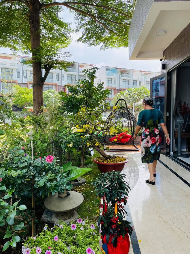Nữ chủ tịch là mẹ đơn thân showbiz, ngày càng nóng bỏng sau ly hôn, nuôi con trong biệt thự 20 tỷ- Ảnh 9.