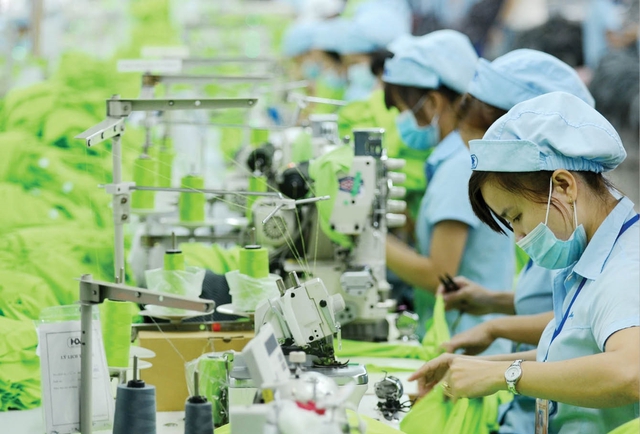 Nghịch lý 5 tháng đầu năm: Doanh nghiệp thành lập ồ ạt nhưng 'ghế' làm việc lại ít dần, chuyện gì đang diễn ra?- Ảnh 2.