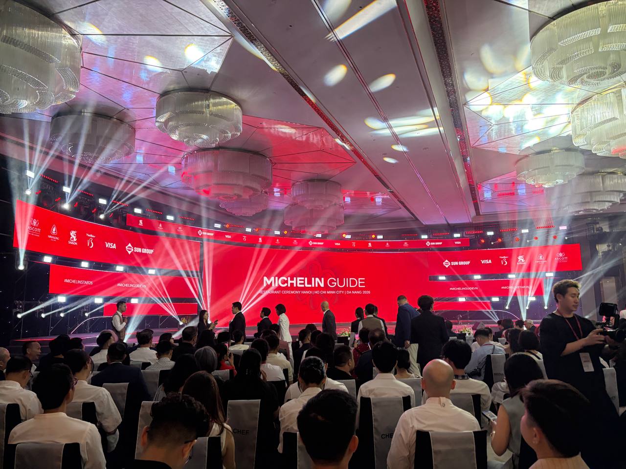 Michelin 2026 bùng nổ tranh cãi: Không hề có bánh mì trong danh sách Bib Gourmand, Bánh cuốn Bà Hoành lọt top gây khó hiểu - Ảnh 29.