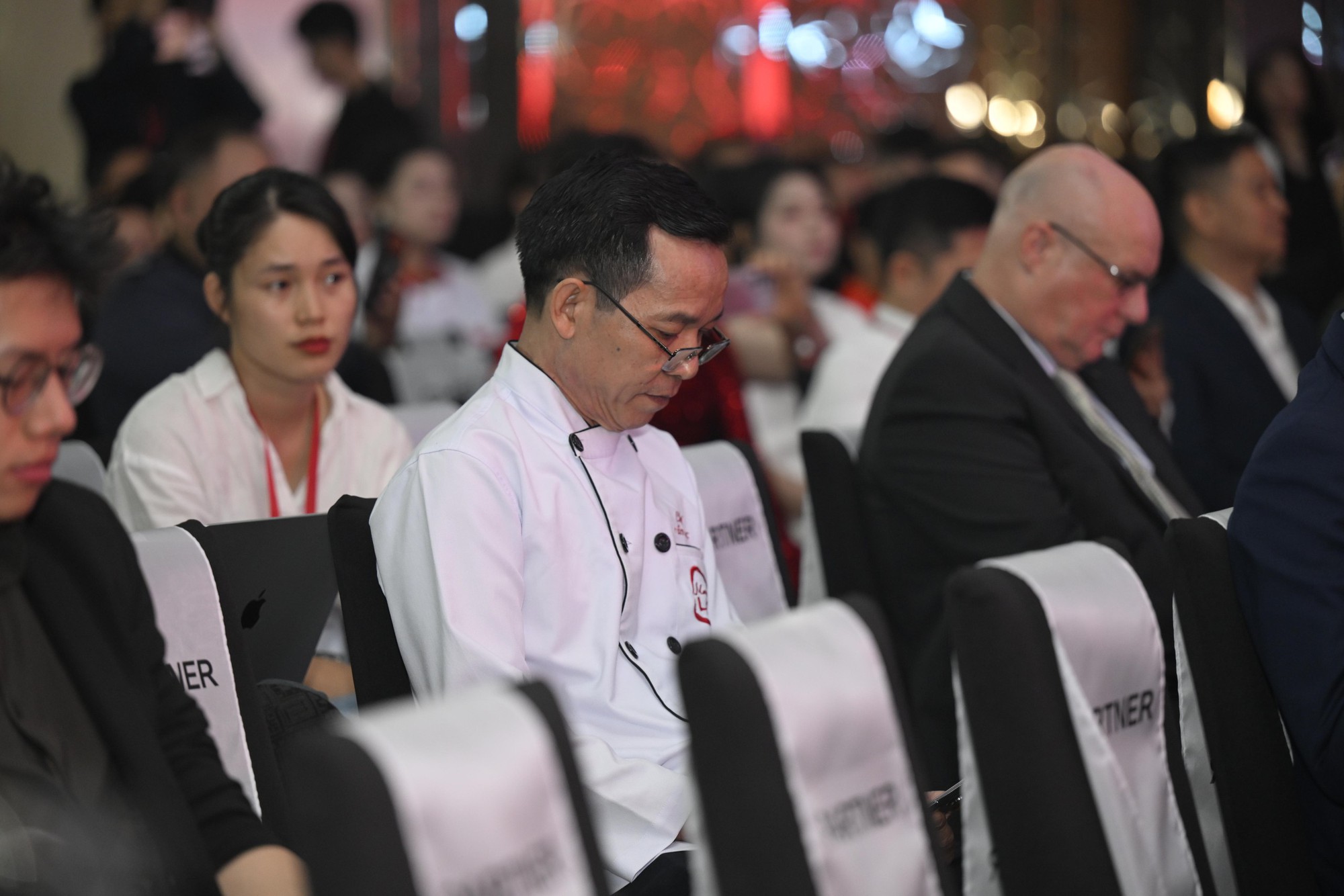 Michelin 2026 bùng nổ tranh cãi: Không hề có bánh mì trong danh sách Bib Gourmand, Bánh cuốn Bà Hoành lọt top gây khó hiểu - Ảnh 32.