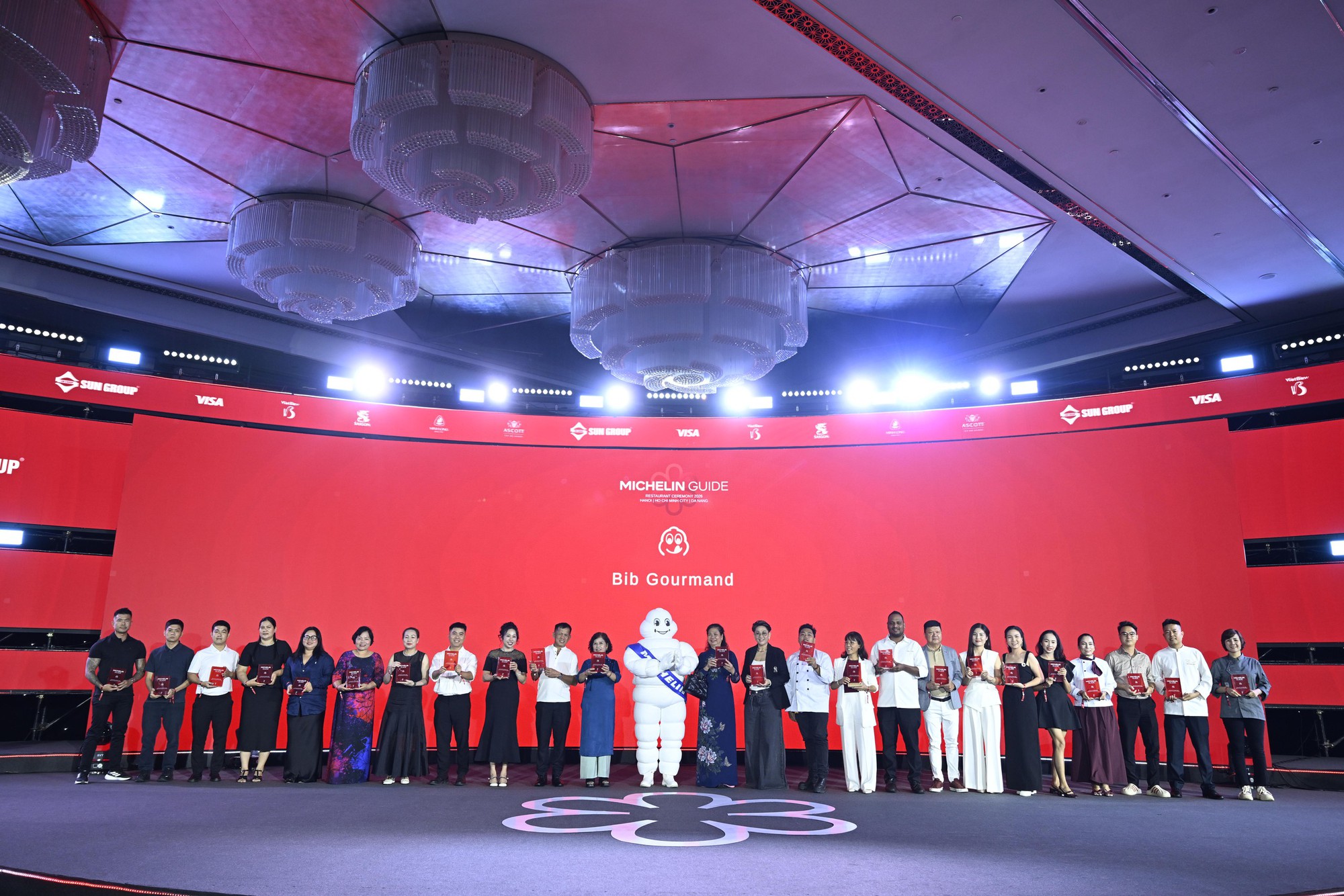 Michelin 2026 bùng nổ tranh cãi: Không hề có bánh mì trong danh sách Bib Gourmand, Bánh cuốn Bà Hoành lọt top gây khó hiểu - Ảnh 6.