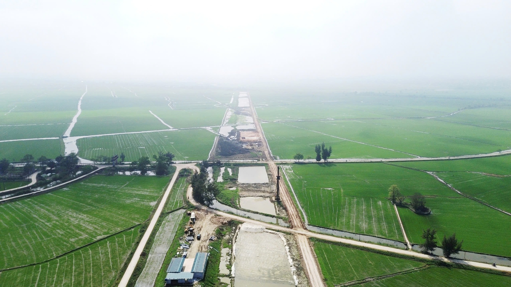 Thêm một nhà thầu ở Huế bị "trảm" vì thi công "bầy hầy" - Ảnh 2.