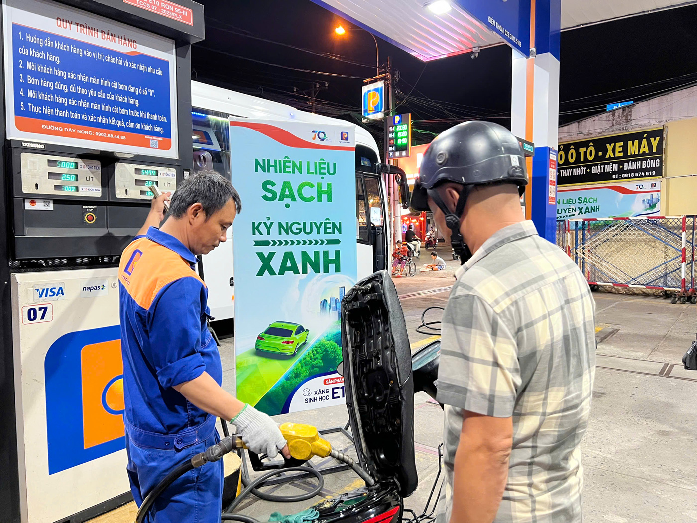 Giá xăng dầu tăng giảm và tác động đến nền kinh tế 2026 - Ảnh 1.