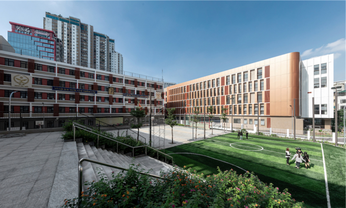 Ngôi trường "NÓNG" nhất ngày hôm nay: Phụ huynh đưa con đi thi đông nghịt, chất lượng giáo dục cỡ này, bảo sao ai cũng mơ ước! - Ảnh 4.