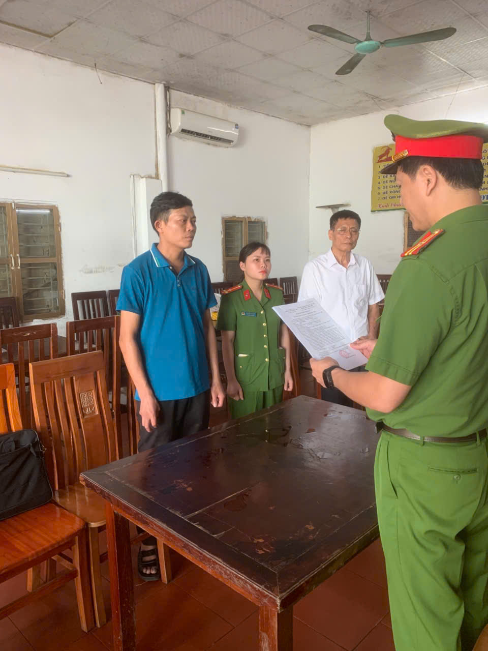 Khám xét khẩn cấp chỗ ở và nơi làm việc, tạm hoãn xuất cảnh Đinh Tiến Dũng SN 1987- Ảnh 1.