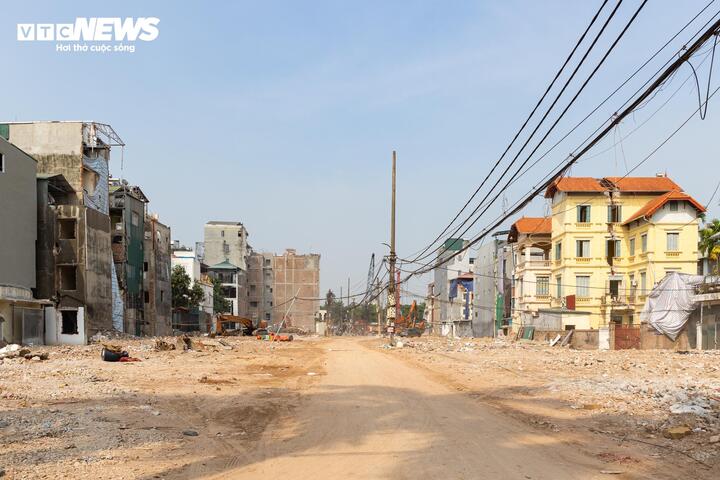 Hình hài đường dẫn cầu Tứ Liên dần hiện rõ bên bờ sông Hồng- Ảnh 6.