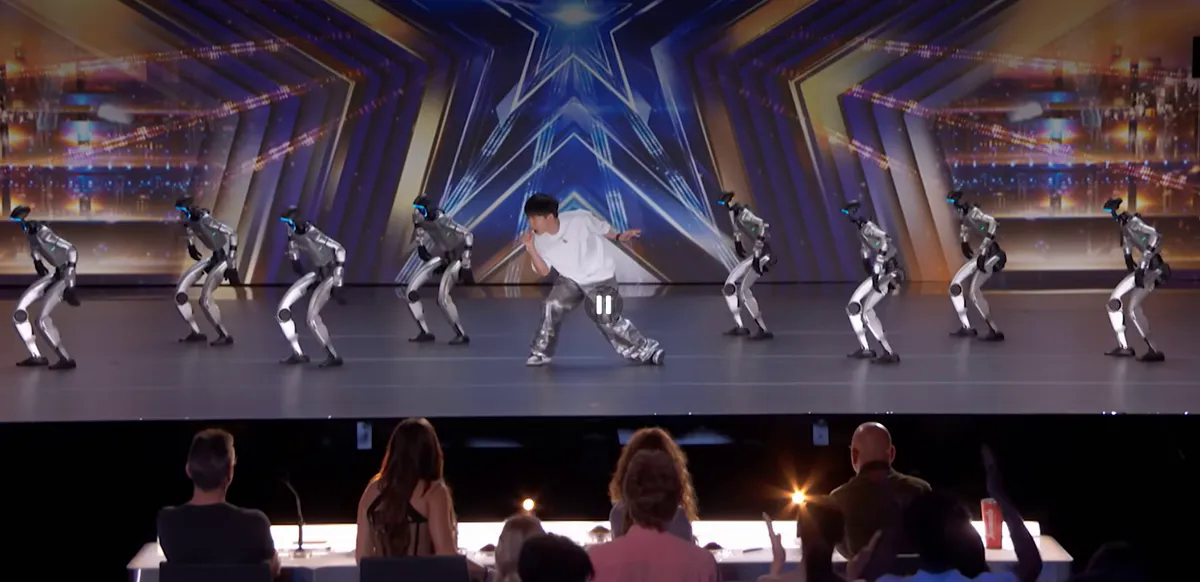 Robot hình người nhảy nhạc Lady Gaga trên sân khấu America’s Got Talent gây bão tại Mỹ- Ảnh 1.