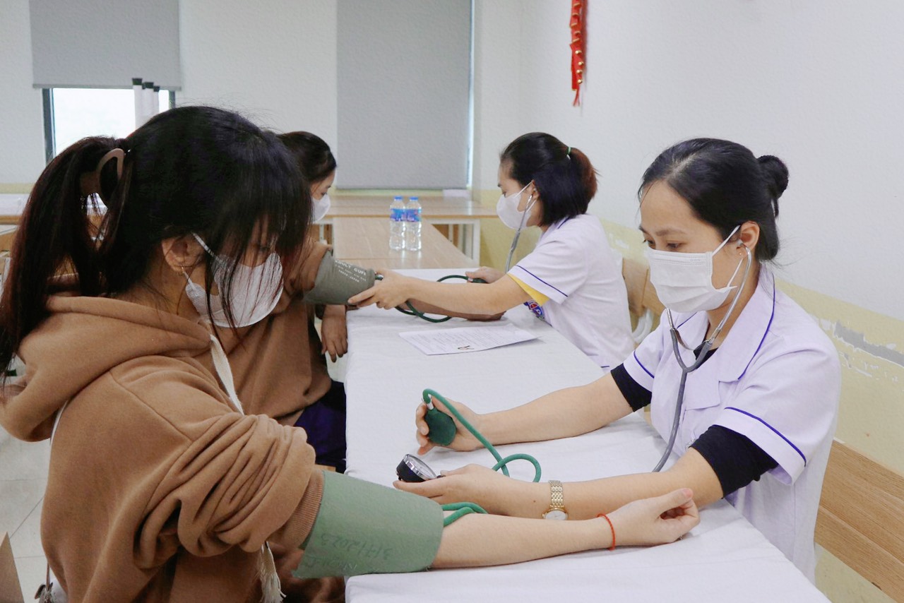 Từ năm 2026, 100% đối tượng này được kiểm tra sức khỏe định kỳ mỗi năm: Ai thuộc diện áp dụng?- Ảnh 1.