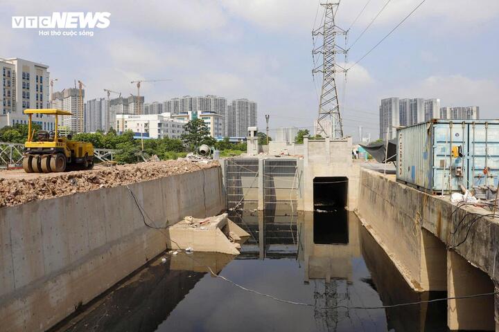 Hà Nội nâng cấp 3 trạm bơm, 'giải cứu' điểm nóng phía Tây khỏi cảnh mưa là ngập- Ảnh 10.