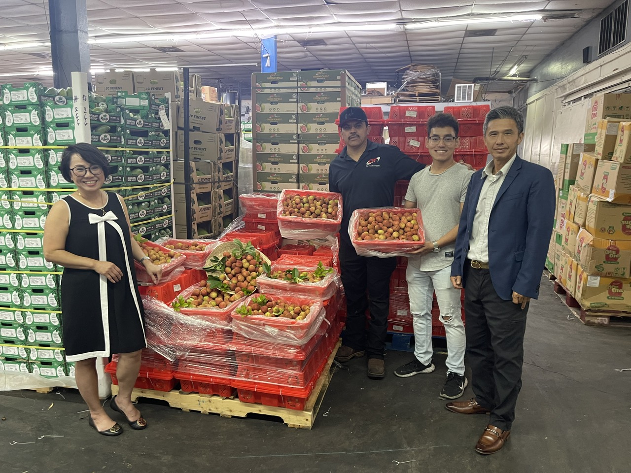 Đặc sản mùa hè của Việt Nam 'ghi điểm' tại Mỹ: Hàng chưa kịp lên kệ đã có khách đặt mua- Ảnh 2.
