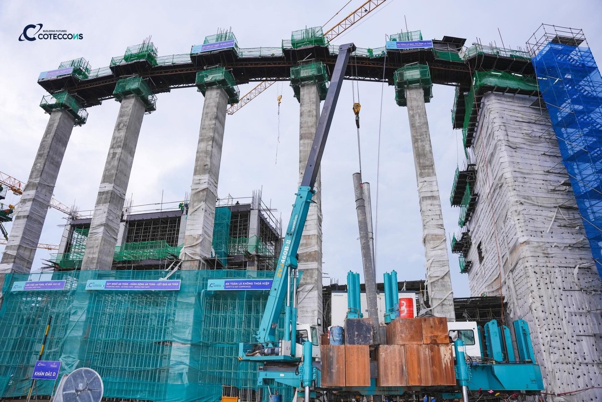 Lộ diện tiến độ siêu sân vận động lớn thứ 2 Việt Nam tại Hưng Yên: Hạ tầng vượt chuẩn FIFA, sở hữu công nghệ chưa từng có tại Việt Nam- Ảnh 3.