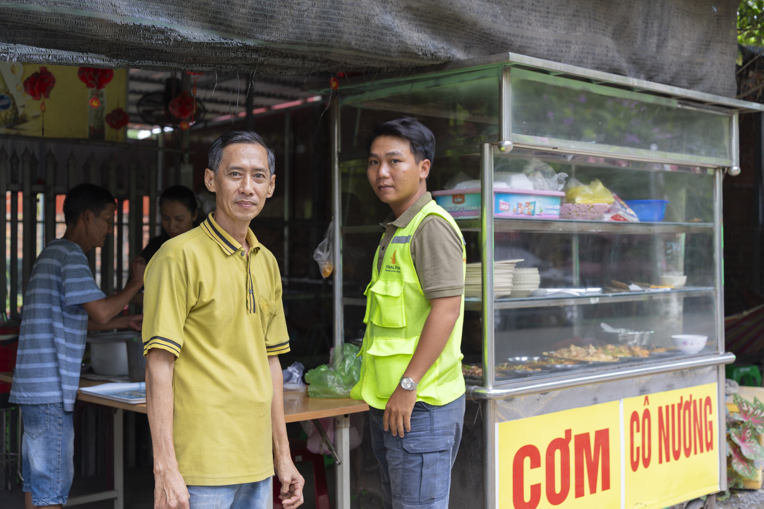 Môi giới đổ về phía Tây Bắc, dựng văn phòng, đặt bàn mong kiếm khách Vip từ dự án của Vinhomes - Ảnh 7.