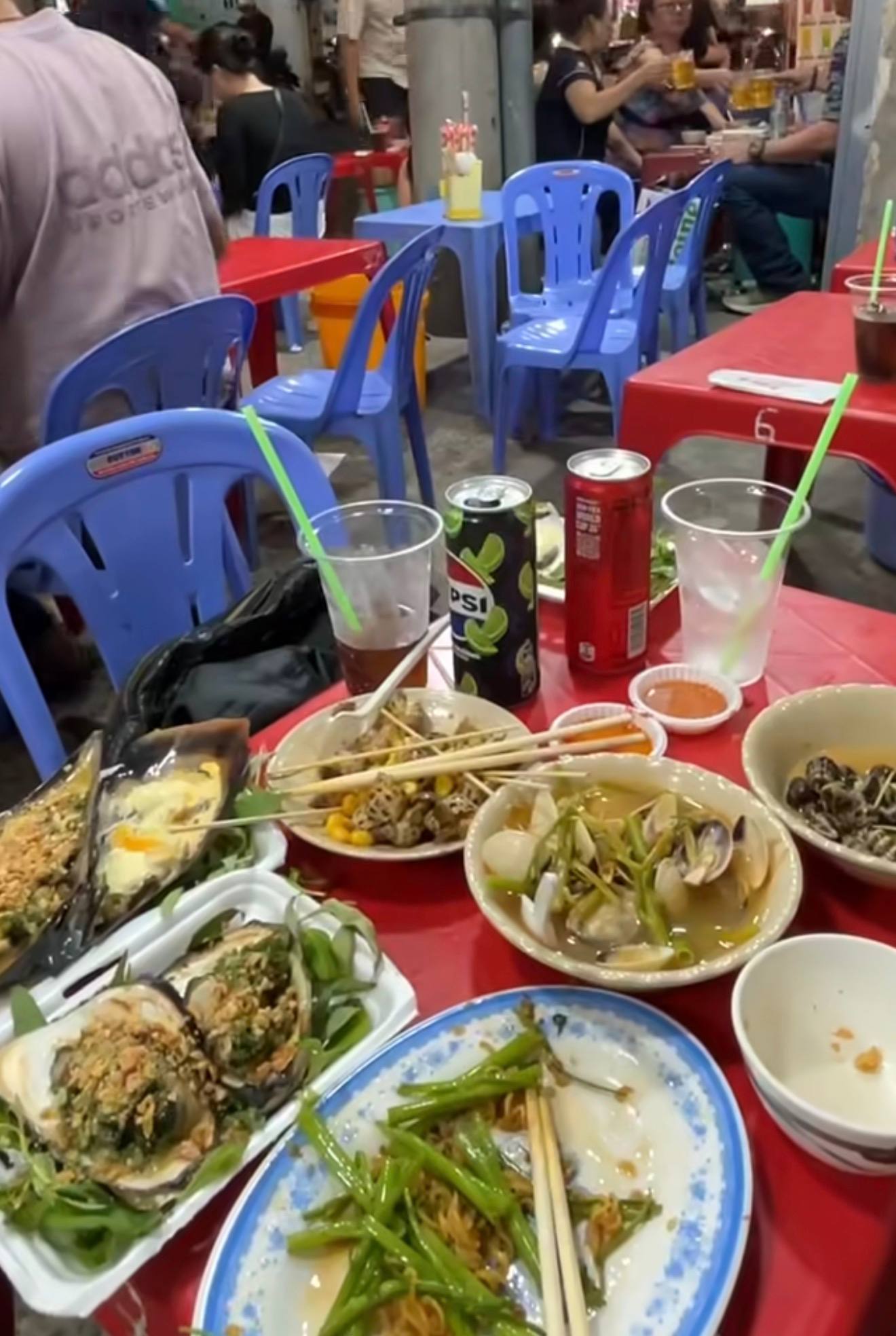 Khách Nga "kẹt" ở Việt Nam tận 3 năm chỉ vì lỡ phát hiện ra danh sách 164 món ăn thần thánh này!- Ảnh 2.