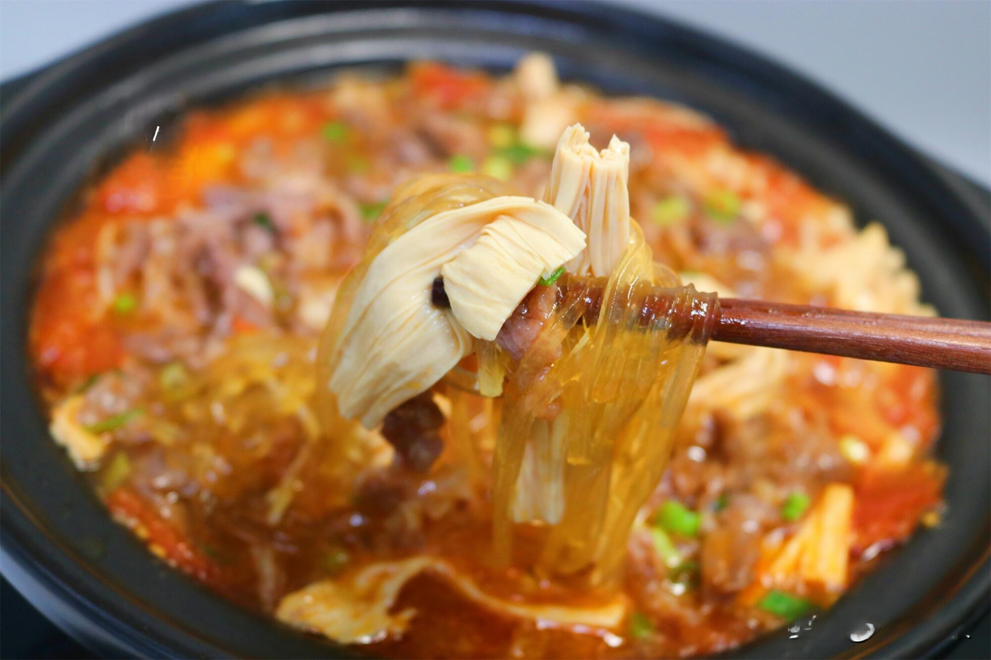 Mẹ tôi thường nấu món này vài lần mỗi tuần, ăn vào mùa hè là "chuẩn bài", nước dùng ngon đến mức lịm tim!- Ảnh 7.