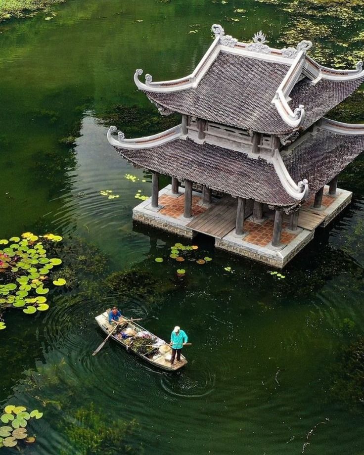 6 địa điểm tâm linh nổi tiếng bậc nhất Ninh Bình: Vượt 175 bậc đá, chạm tay vào di sản của 3 triều đại huy hoàng- Ảnh 8.
