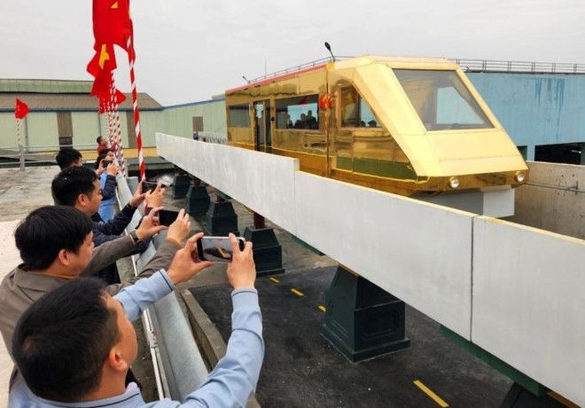 Việt Nam vừa có đoàn tàu dát vàng được chạy thử dưới lòng đất, thiết kế chở được 80 khách- Ảnh 3.