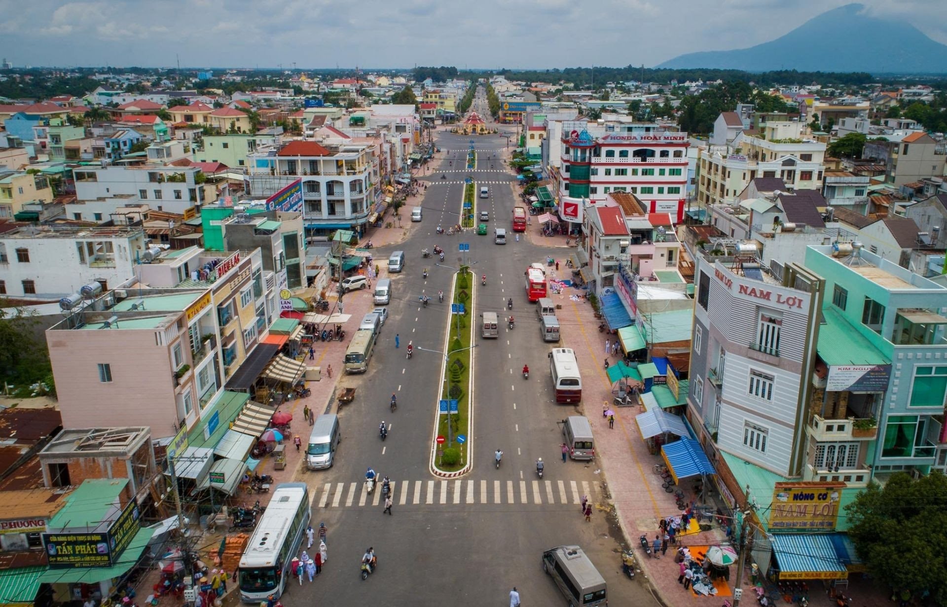 Tin vui cho người dân Tây Ninh: Sắp khởi công 21 dự án nhà ở xã hội, cung cấp hơn 22.000 căn hộ giá rẻ- Ảnh 1.