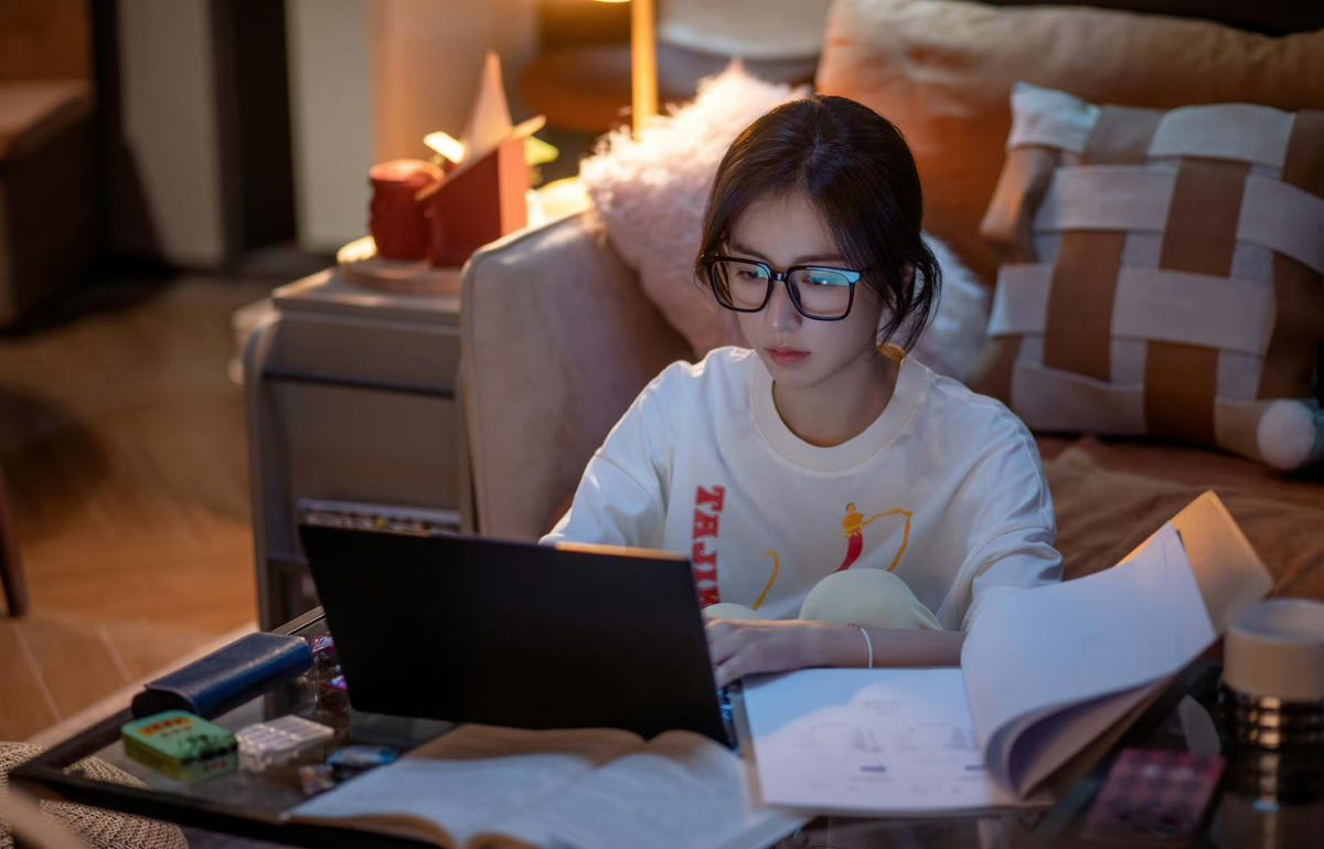 Trả lời email và nộp tiền điện nước: Vì sao càng già, càng lười làm 2 chuyện này?- Ảnh 1. Trả lời email và nộp tiền điện nước: Vì sao càng già, càng lười làm 2 chuyện này?- Ảnh 1.