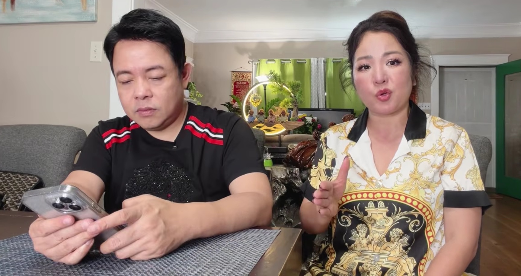 Nữ nghệ sĩ gặp tai nạn ở Mỹ: "Đầu và một bên mặt tôi đập thẳng xuống đường rất mạnh" - Ảnh 1.