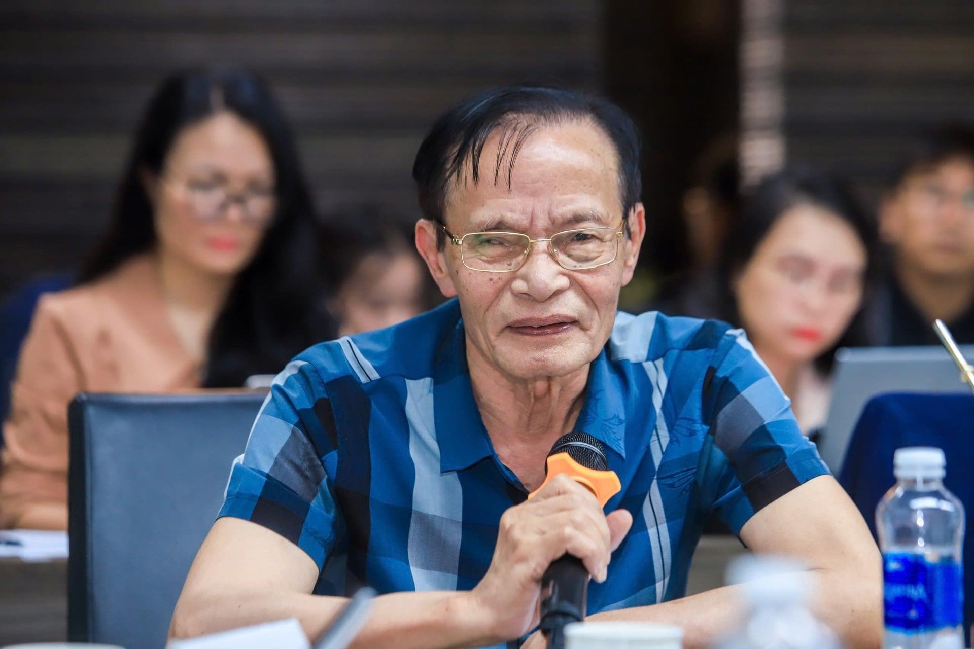 Một bộ phận tiền gửi người dân đang dịch chuyển khỏi hệ thống ngân hàng do lãi suất thấp, siết chặt quản lý thuế và kê khai tài sản