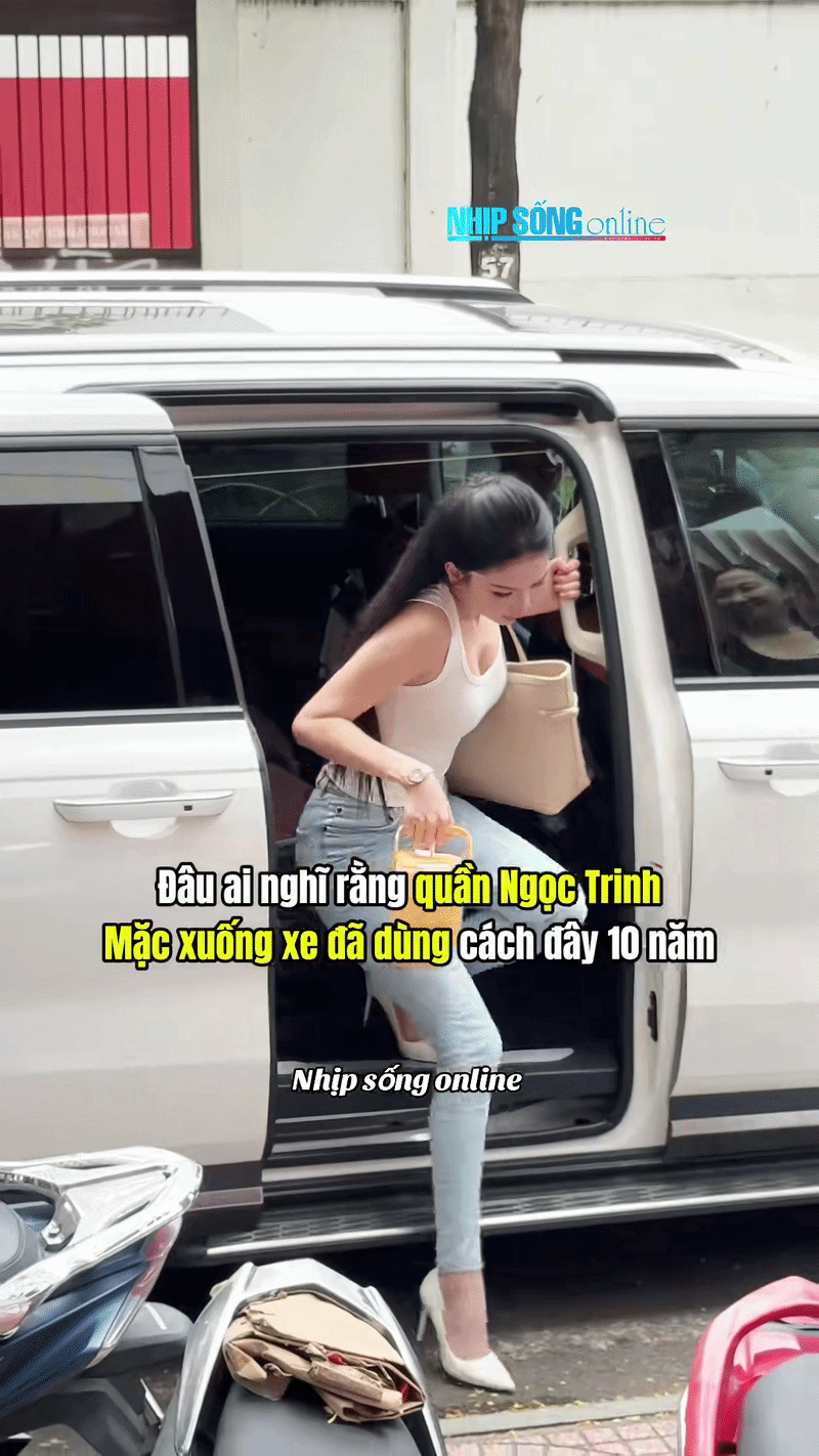 Ngọc Trinh gây sốt khi mặc lại quần jeans 10 tuổi- Ảnh 2.
