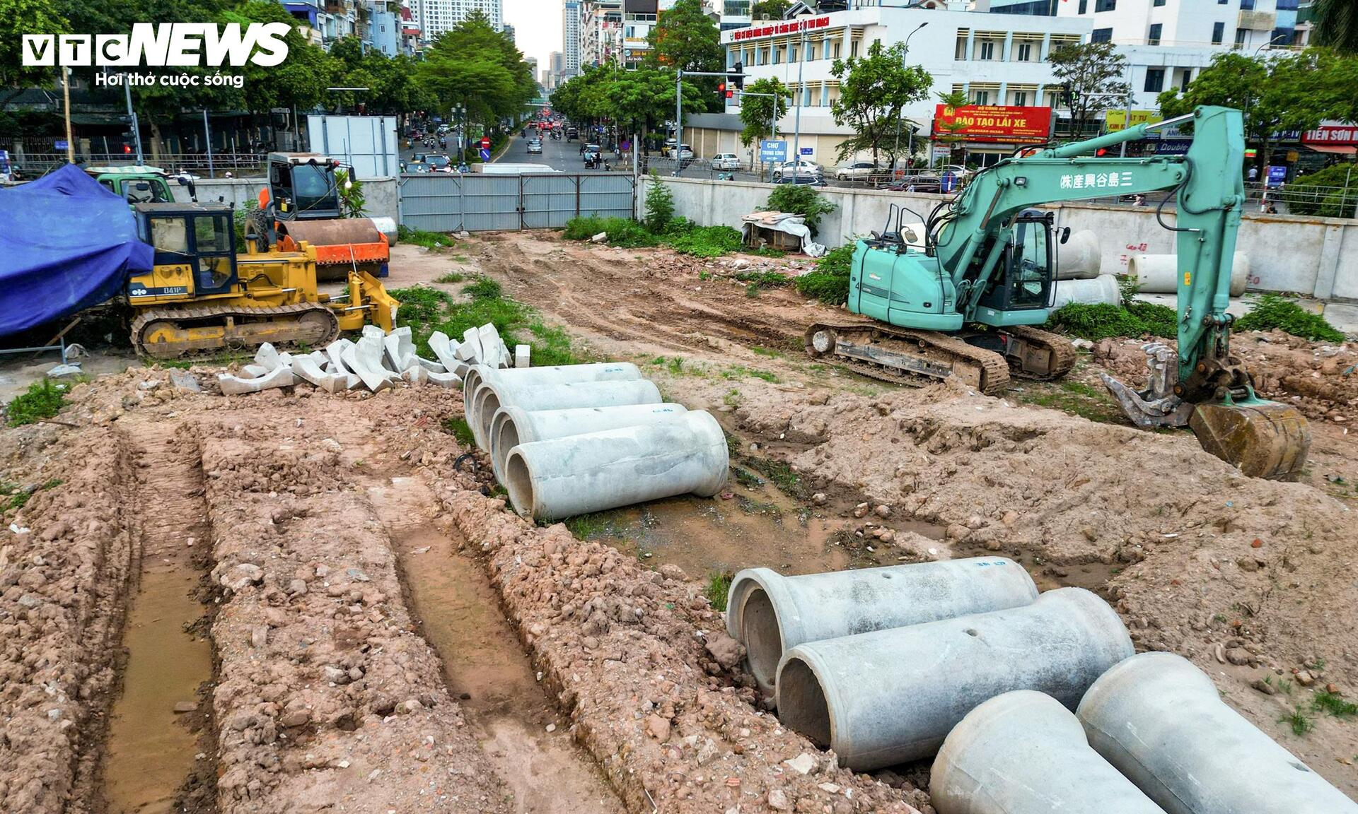 Máy móc làm việc ngày đêm tại điểm nghẽn cuối cùng của Vành đai 2.5 Hà Nội- Ảnh 7.