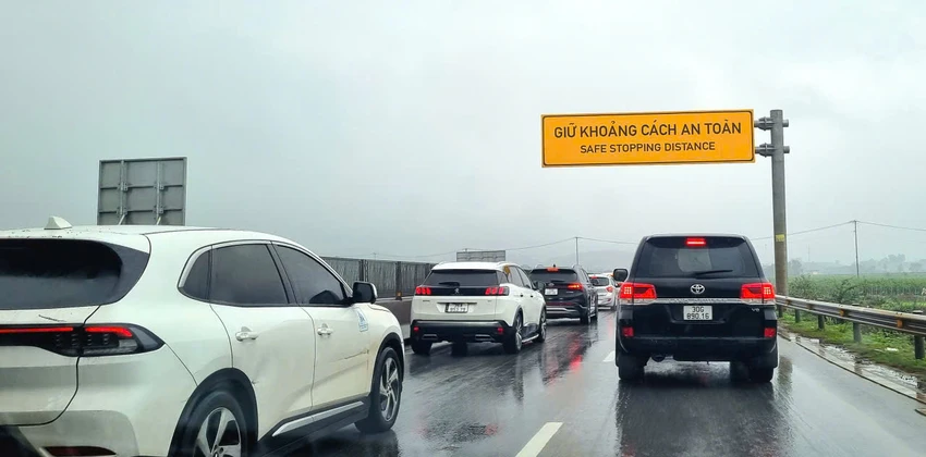 Mở rộng toàn tuyến cao tốc Bắc - Nam lên 6 làn xe, phấn đấu khởi công năm 2027 - Ảnh 1.