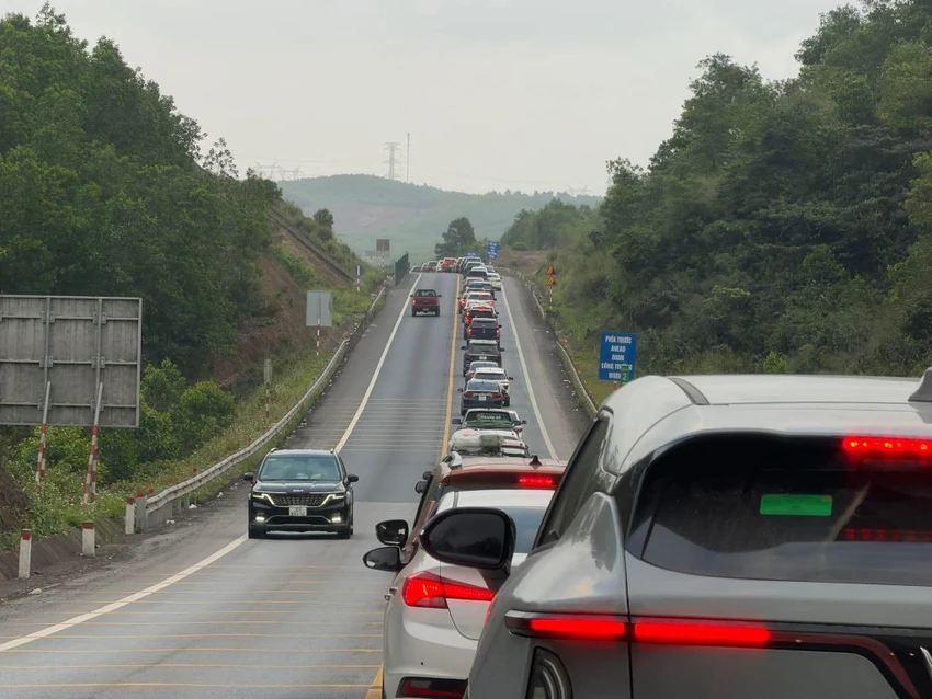 Mở rộng toàn tuyến cao tốc Bắc - Nam lên 6 làn xe, phấn đấu khởi công năm 2027 - Ảnh 2.