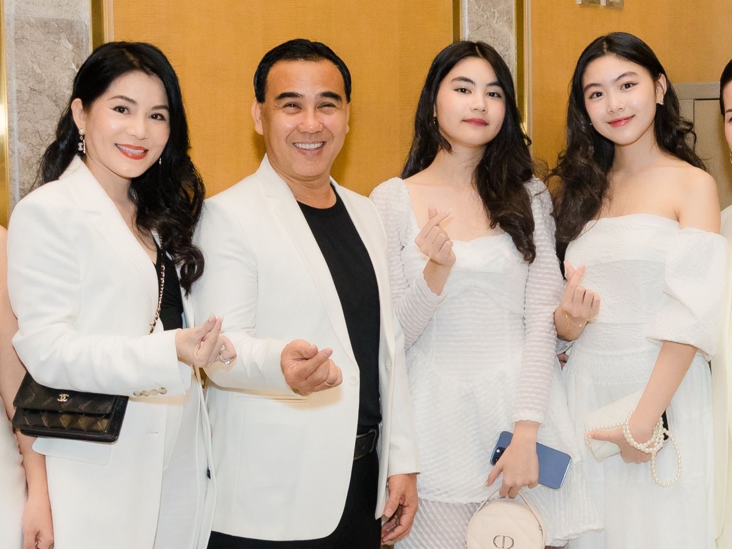Nữ đại gia Sài thành khoe khu vườn đẹp như resort riêng: Hóa ra đây chính là "xa xỉ phẩm" của người giàu - Ảnh 1.