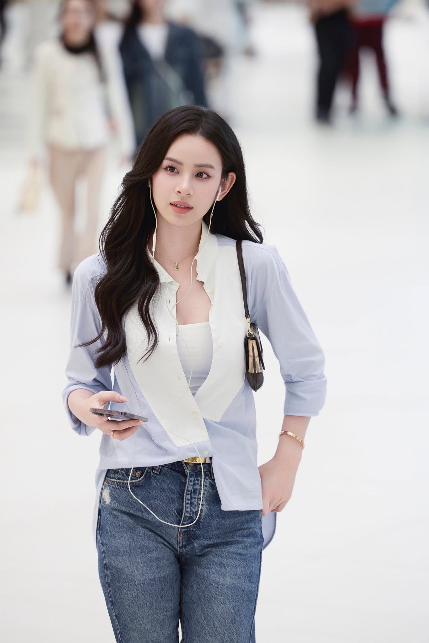 Mỹ nhân có nụ cười 10 triệu view xuất hiện ở The Face Vietnam, dàn mentor vừa nhìn nói liền 1 câu!- Ảnh 4.