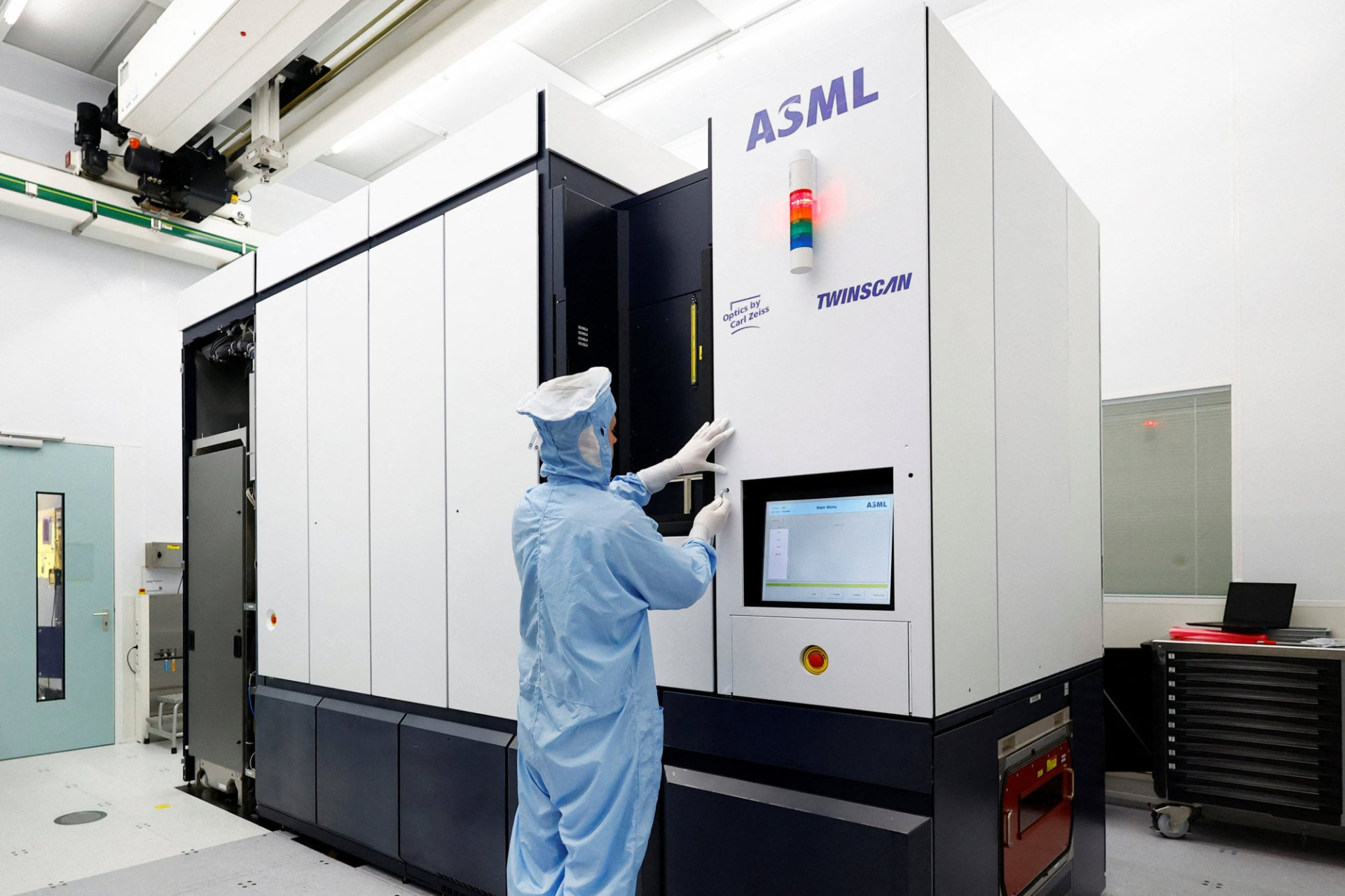 Không cần máy quang khắc của ASML, startup Trung Quốc tuyên bố tìm ra cách sản xuất chip quang học mới, chi phí chỉ bằng 1/10- Ảnh 2.
