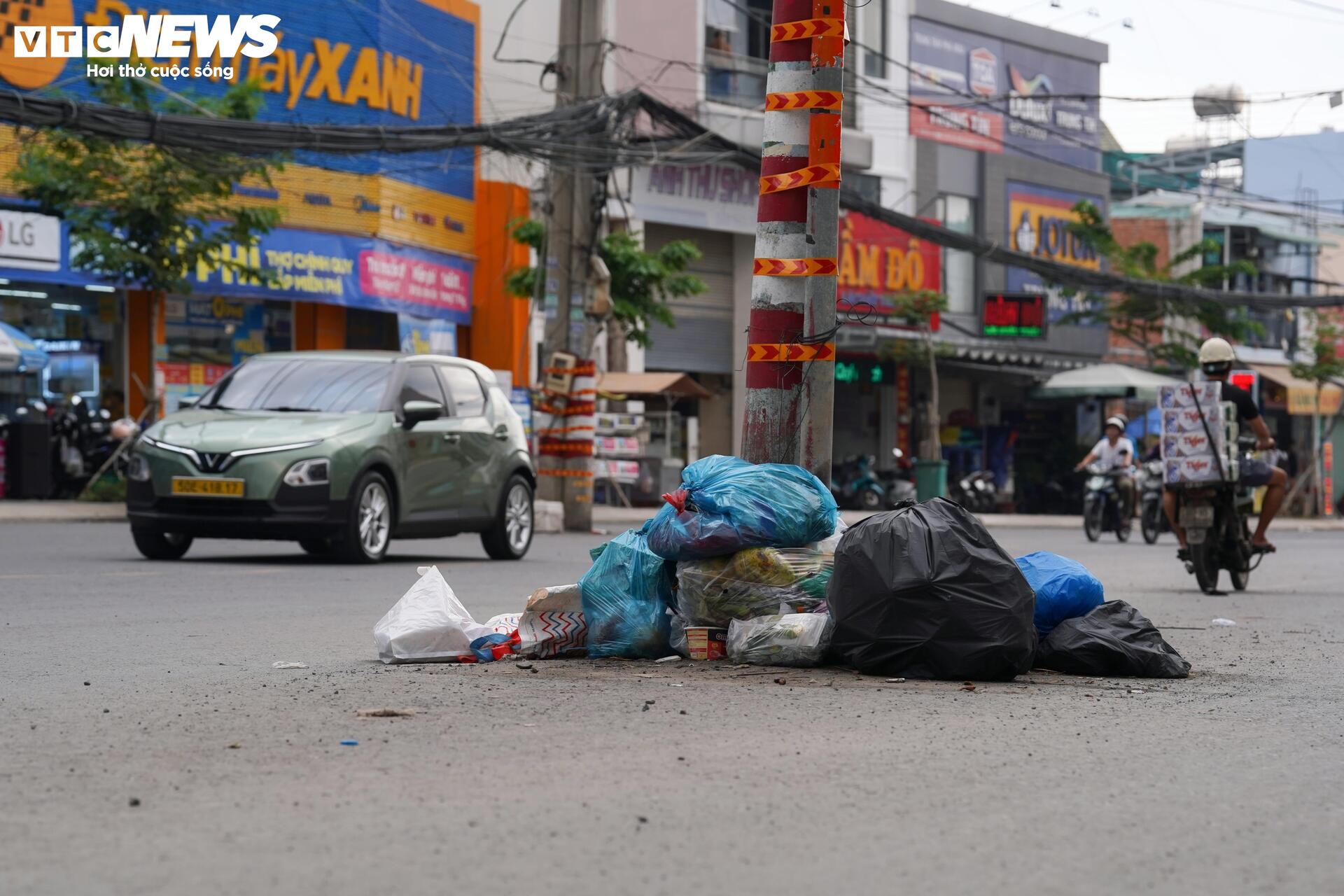 Cận cảnh loạt cột điện án ngữ giữa dự án nghìn tỷ ở cửa ngõ TP.HCM- Ảnh 9.