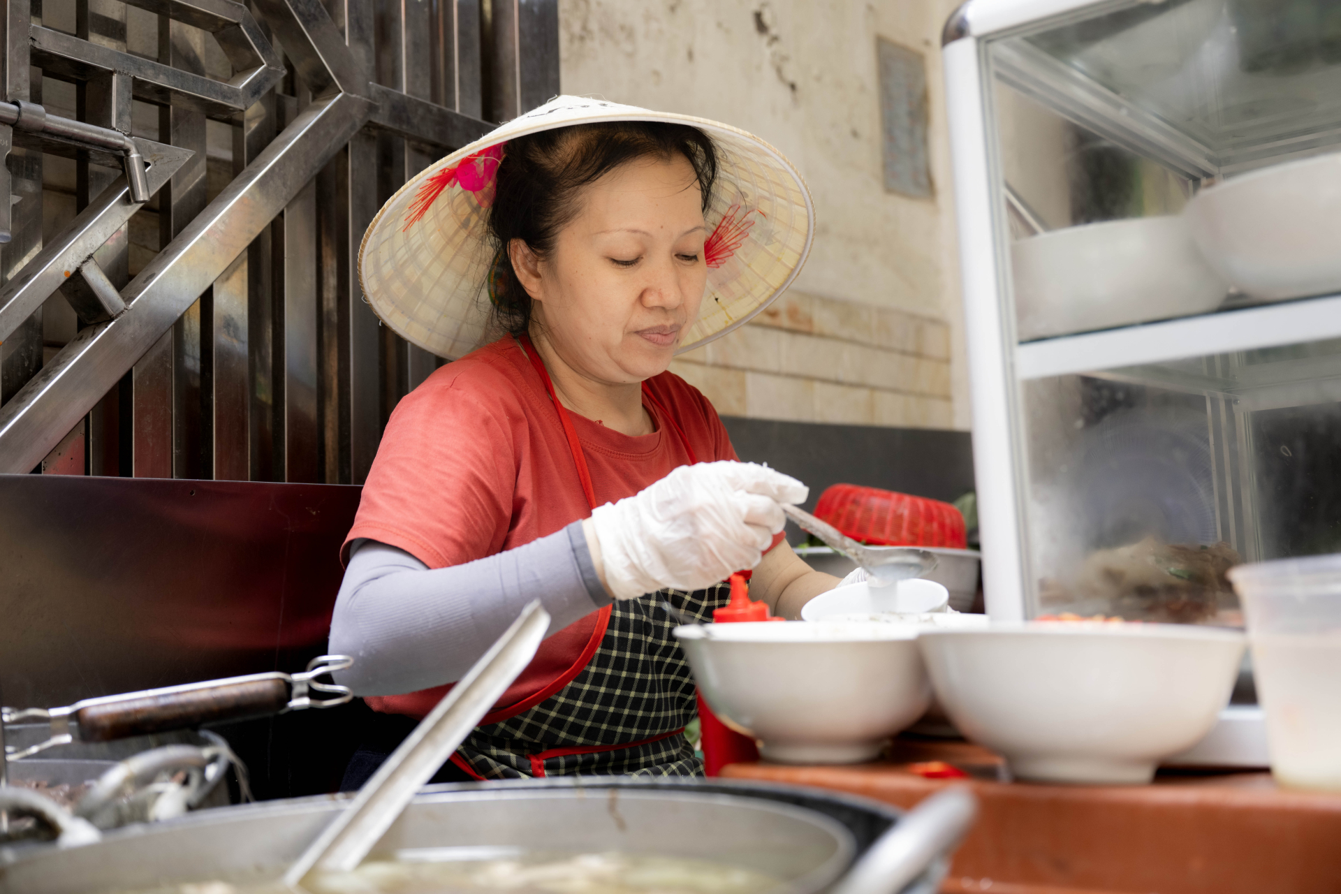 Bà chủ bún ngan Nhàn lần đầu lên tiếng: "Không bao giờ cọc với nhân viên, ngày nào cũng tập thể dục, khách ruột hiểu chị là đủ!" - Ảnh 7.