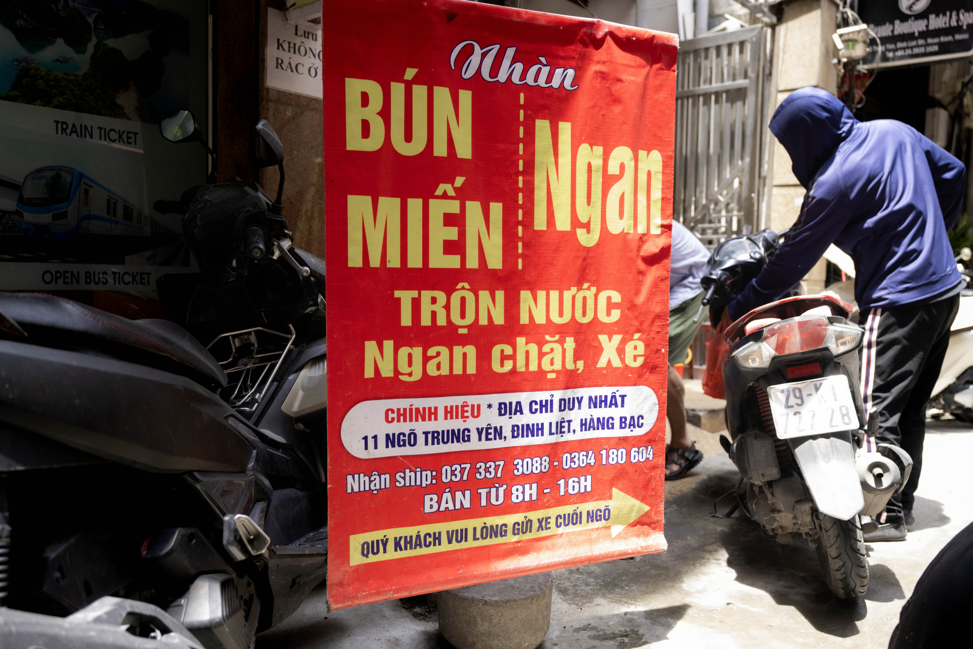 Bà chủ bún ngan Nhàn lần đầu lên tiếng: "Không bao giờ cọc với nhân viên, ngày nào cũng tập thể dục, khách ruột hiểu chị là đủ!" - Ảnh 4.
