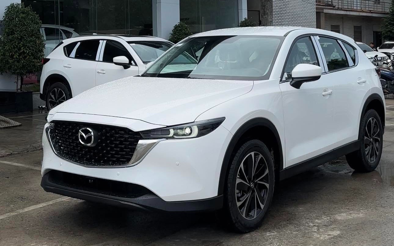 Phân khúc C-SUV đua nhau giảm giá: Mazda CX-5 tạo 'đáy' mới, Subaru Forester giảm hơn 300 triệu, xe Trung Quốc không nằm ngoài cuộc chơi - Ảnh 1.