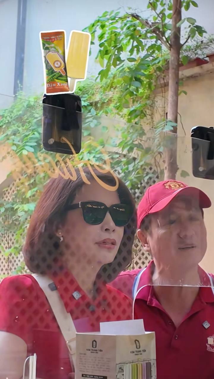 NSƯT Chí Trung đưa bạn gái Ý Lan đi ăn đặc sản Hà Nội giá chỉ 15.000, hơn 60 năm vẫn đông nghịt khách- Ảnh 2. NSƯT Chí Trung đưa bạn gái Ý Lan đi ăn đặc sản Hà Nội giá chỉ 15.000, hơn 60 năm vẫn đông nghịt khách- Ảnh 2.
