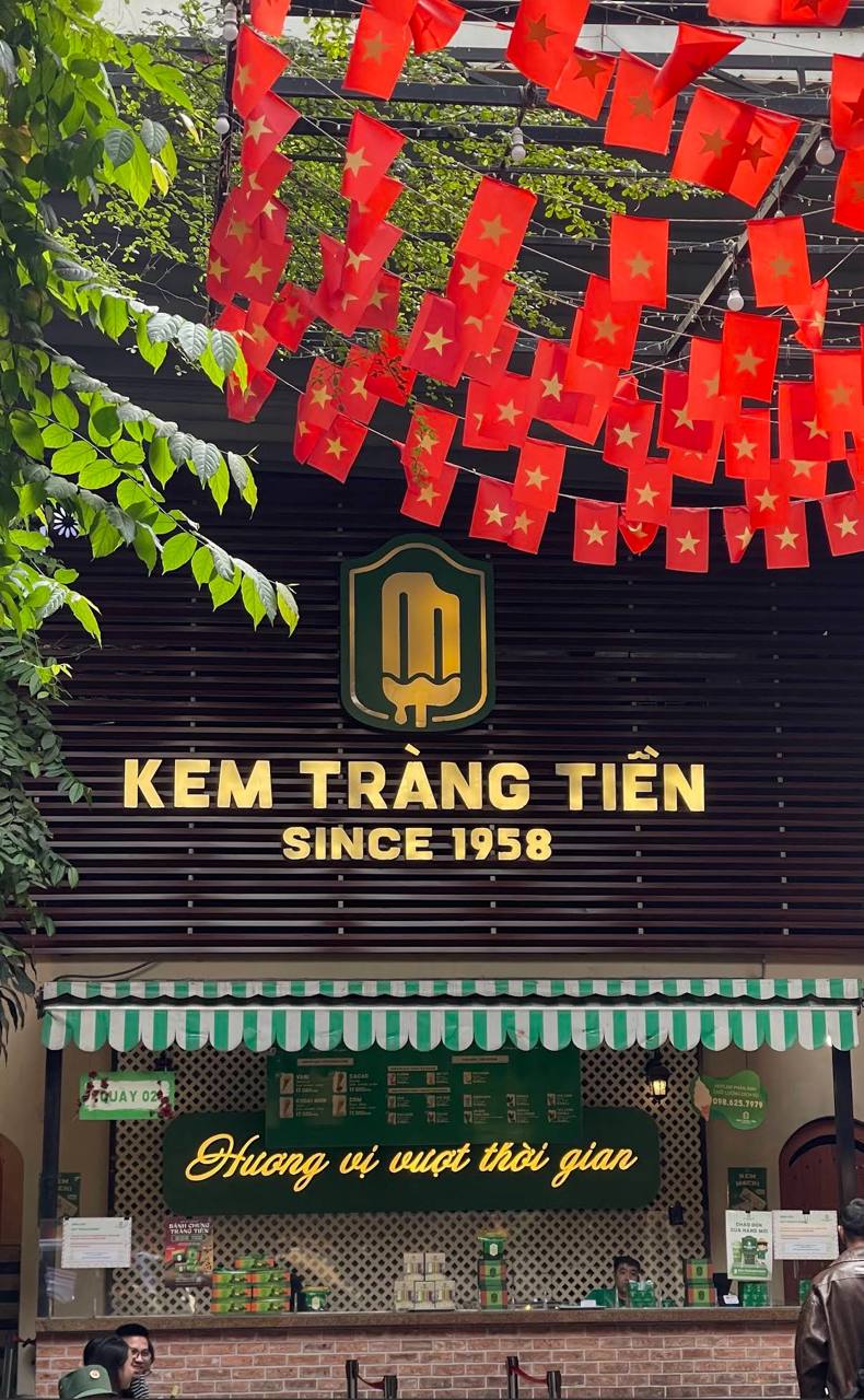 NSƯT Chí Trung đưa bạn gái Ý Lan đi ăn đặc sản Hà Nội giá chỉ 15.000, hơn 60 năm vẫn đông nghịt khách- Ảnh 11. NSƯT Chí Trung đưa bạn gái Ý Lan đi ăn đặc sản Hà Nội giá chỉ 15.000, hơn 60 năm vẫn đông nghịt khách- Ảnh 11.