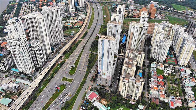GS.TS Hoàng Văn Cường: Tiền vào bất động sản không phải vấn đề- Ảnh 2.