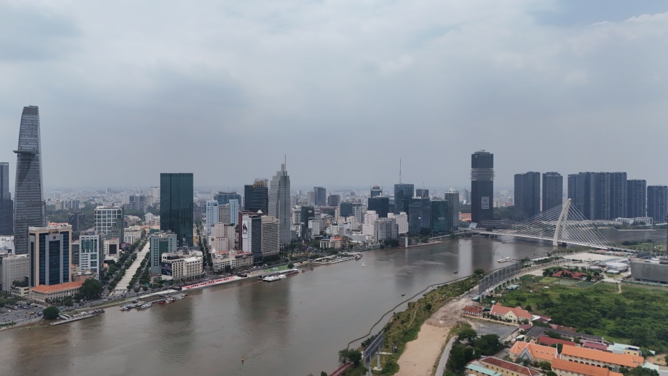 Phó Bí thư Thành ủy TPHCM yêu cầu tăng tốc cải tạo chung cư cũ - Ảnh 1.