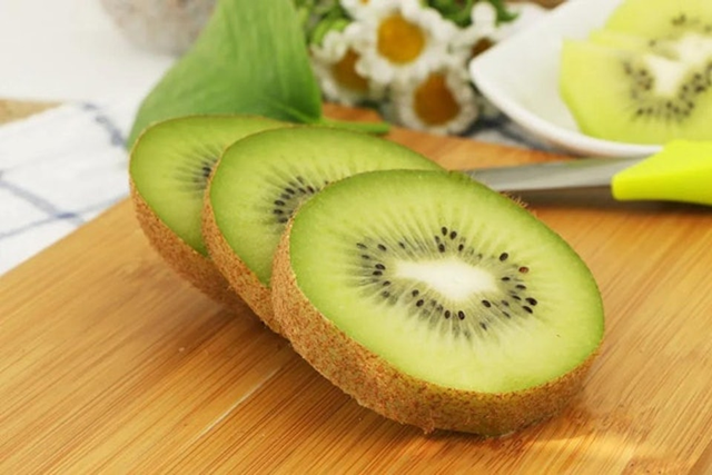 Người phụ nữ 50 tuổi bị loãng xương vì thường xuyên ăn bánh mì, bác sĩ tiết lộ 1 thủ phạm- Ảnh 4.
